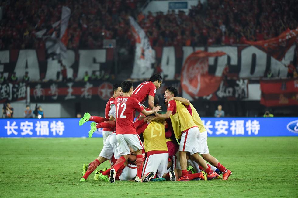 记者：曼城愿意冬窗外租18岁前锋桑加雷，安德莱赫特等队有意