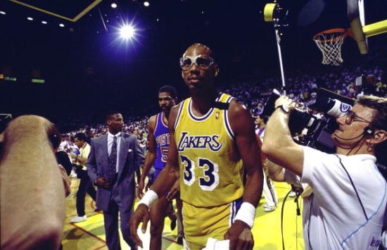 环足奖年度最佳前锋最终8人候选：登贝莱、亚马尔、姆巴佩在列（环足奖年度最佳前锋八强出炉：姆巴佩、登贝莱、亚马尔入围）